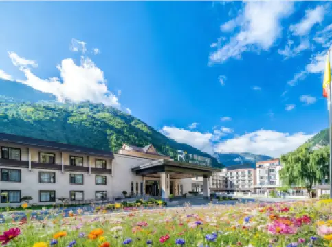 โรงแรมเรเซนเฉียนเหอ