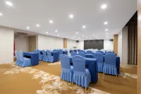 Jiju Hotel (Kaifeng Songcheng Road Station Jinming Avenue)