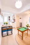 The Sunny Side 2BR with Pool and City View