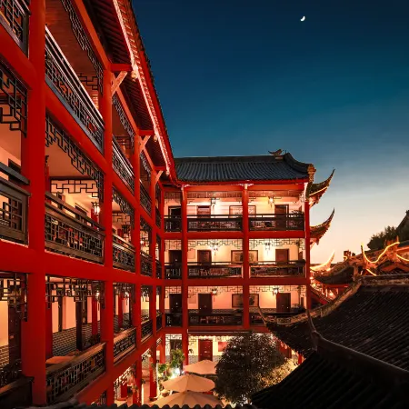 Wenjun Courtyard Hotel (near metro station, English-speaking service, travel agency)