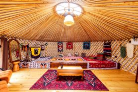 Lakefront Stargazing Homestay (Sayram Lake Scenic Area)