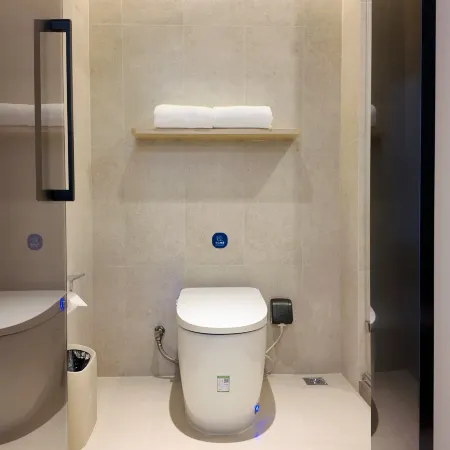 Home Inn (Changde High-speed Railway Station Huanlecheng Branch)
