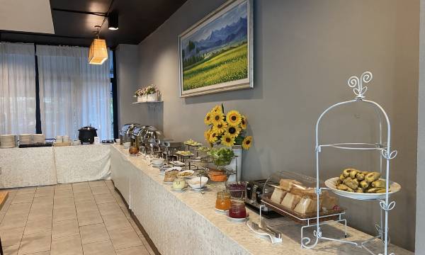WE Valley Hotel