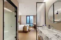 Young Lookingfor Hotel - Cheap