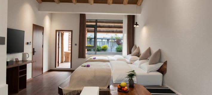 Shangri-La · Forest Realm  | Wood Design Oxygen-Rich Boutique Inn (Dukezong Ancient Town Branch) Hotel di Shangri-La