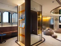 Boutech Hotel Yellowstone Hotels near MRT Far Eastern Hospital Station