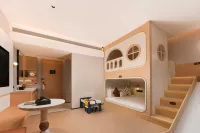 Shanghai International Tourism Resort Nanliu Highway Atour Hotel - Airport Shuttle