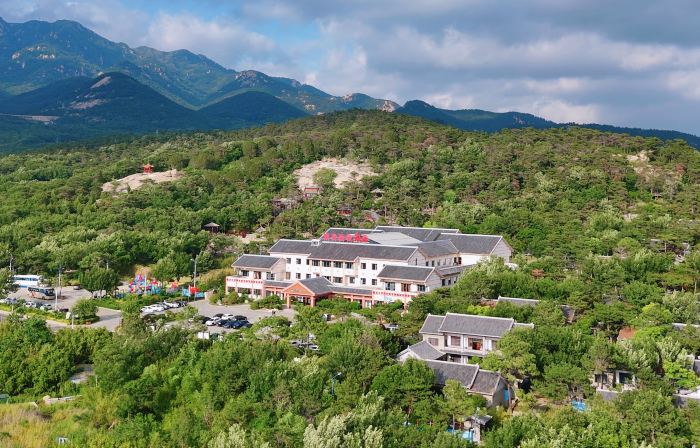 Mengshan Kanggu Hot Spring Hotel