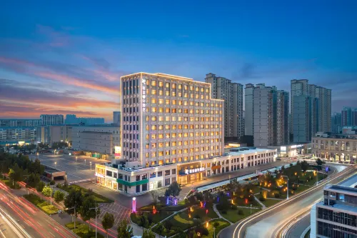 Licheng Ruixuan Hotel (Xian Taichang Building) - parking