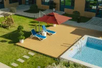 Nilka Xiyuan Tingyun Homestay - Pools