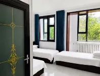 Lingshi Wanda Hotel - Mountain view