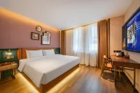 James Joyce Coffetel Hotel (Beijing Zhongguancun Dazhongsi Subway Station) - Cheap