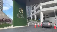 2-Bedroom Apartment | near Pavilion Bukit Jalil & Axiata Arena - parkir