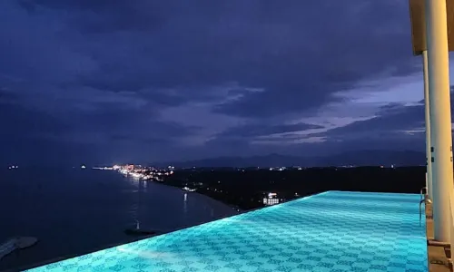 春松海洋套房酒店
