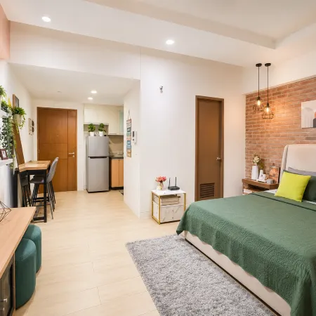 Lovely Unit with free wifi & netflix I across Naia Terminal 3 airport