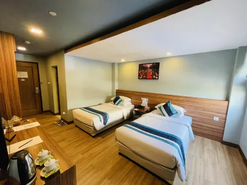 Hotel Azure - 2-Star