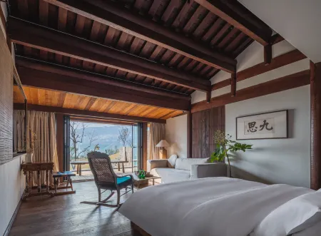 overnight in wushan Отели рядом с достопримечательностью «Daning River Ancient Plank Road Relic Site»