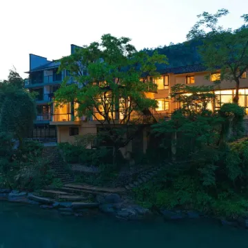 Green Luxury Homestay Hotels near Luci Village