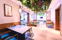 MEHOOD EZZI Hotel