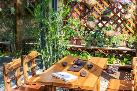 Guilin village creek inn Отели рядом с достопримечательностью «Guilin University of Science and Technology»