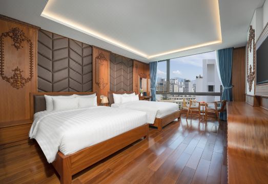 5. 모나리자 럭셔리..