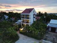 Riverside Hamlet Homestay & Villa Hotel a Cẩm Nam