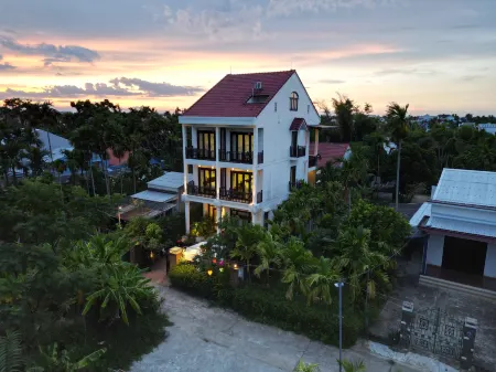 Riverside Hamlet Homestay & Villa