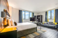 Roomzzz Nottingham City Hotels near Tollerton Open Space