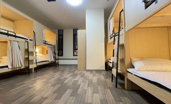 Taiyuan Qiluo Youth Hostel (Wuyi Square)