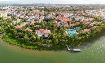 Vinh Hung Riverside Resort & Spa
