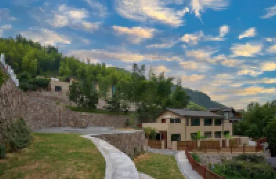 Quzhou Rixi Mountain Middle Homestay - สระว่ายน้ำส่วนตัว