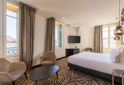 아폴리네르 객실 내부