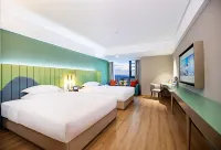 Manlu · Intercontinental Hotel (Xuchang Caowei Ancient City Pang Donglai Times Square) Hotels in Xuchang
