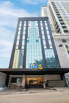 Fives Hotel Meldrum  호텔