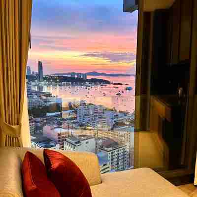 Edge Central Pattaya Lux Signature Rooms