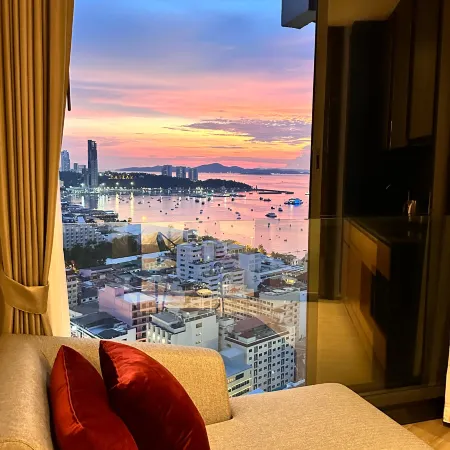 Edge Central Pattaya Lux