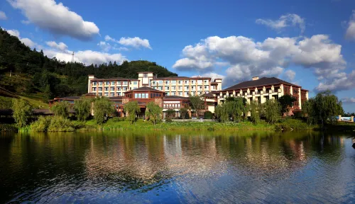 Baizhi Mountain Hotel - breakfast