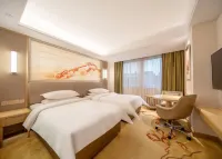 Vienna Hotel (Qingyuan City Plaza Lianjiang Road)