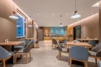 โฮมอินน์ · นีโอ (สถานีรถไฟความเร็วสูงไหลหยาง)