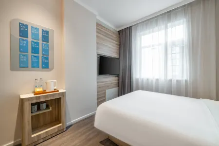 HanTing Premium Hotel (Shenzhen Haishang Shijie Subway Station)