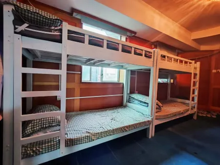 JunYue Hostel