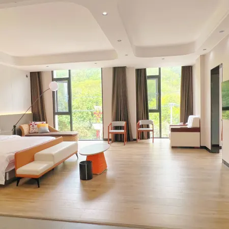 TONGYUAN HOTEL (khách sạn thông nguyên)
