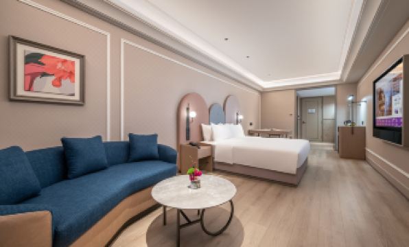 Mercure Hefei South Station Luogang Central Park Hotel