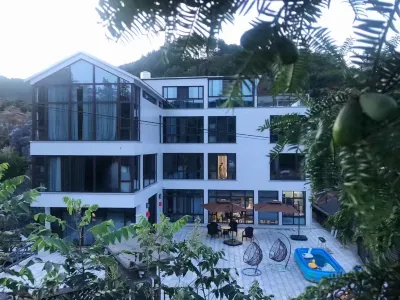 Feiduoduo Homestay Hotels near Baizhang Waterfall
