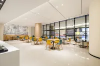 City Comfort Inn Hotel (Hechi Jinchengjiang Baima Pedestrian Street)