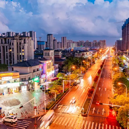 Yishuwan Hotel (Hi-tech Zone Shimao 52+ Shopping Center)
