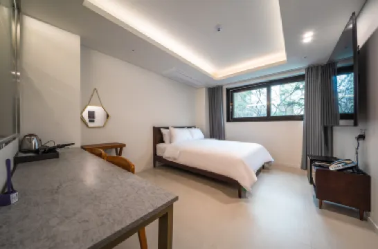 Bluebird hotel Incheon Hotels near Seonhak Station