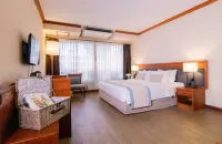 Tohsang Heritage Ubon Ratchathani Hotel Hotels near Soi6 Cactus