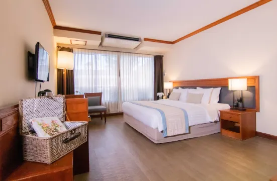 ห้องดีลักซ์ เตียงใหญ่ 1 เตียง