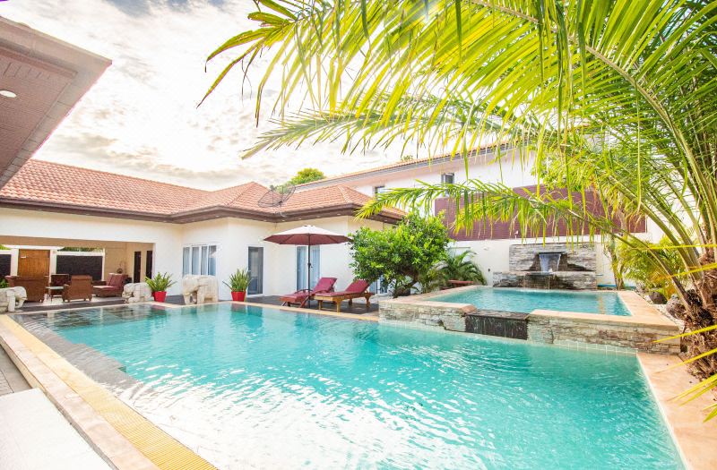 Seaside Villa 2 Pools,beach at 50m photo 2
